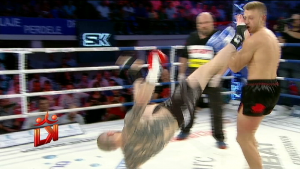 VIDEO KO-ul ANULUI! Un roman si-a PULVERIZAT adversarul cu lovitura scorpionului! Procedeu unic la gala LK Constanta