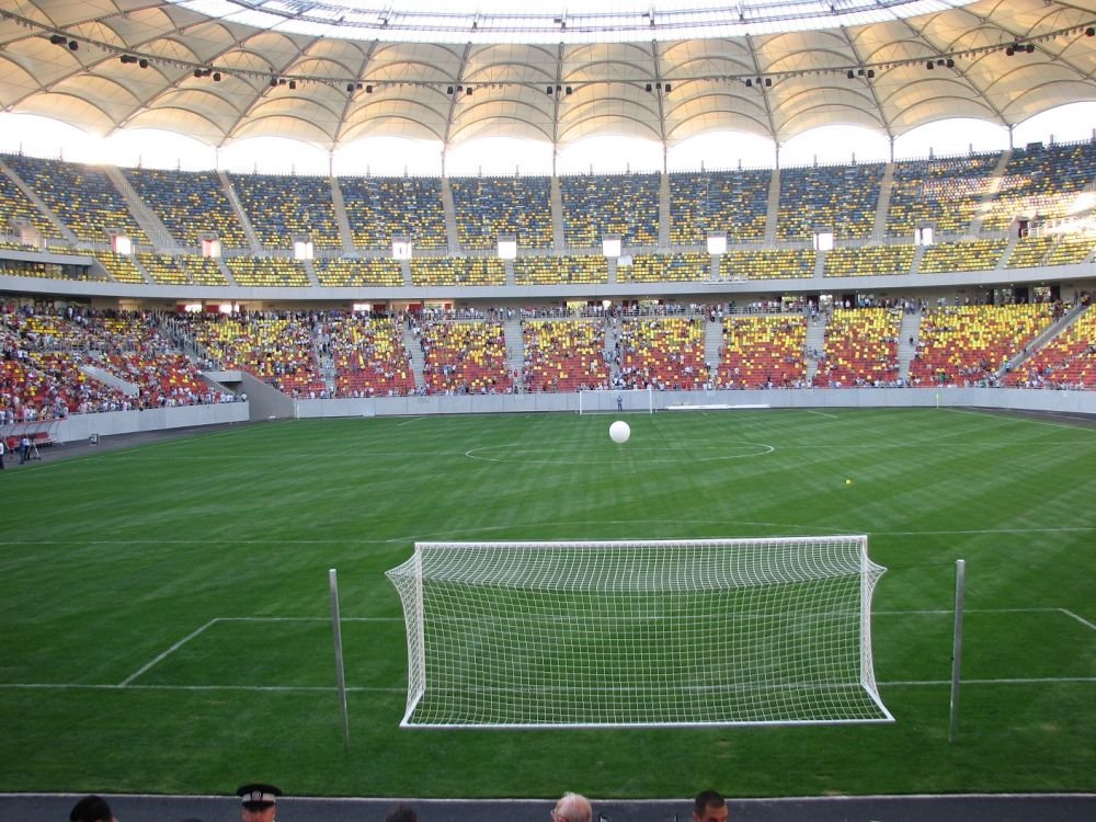 Suspendare DRASTICA pentru Steaua! UEFA a inschis SAPTE sectoare la meciul cu Aktobe din cauza scandarilor RASISTE!