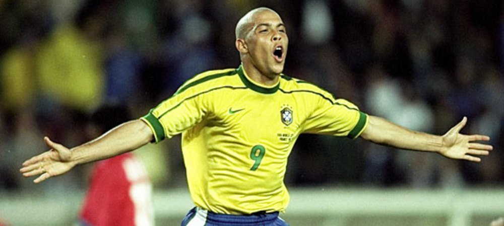 In ce HAL a ajuns sa arate acum Ronaldo! Imagini incredibile surprinse cu Il Fenomeno la plaja. FOTO AICI