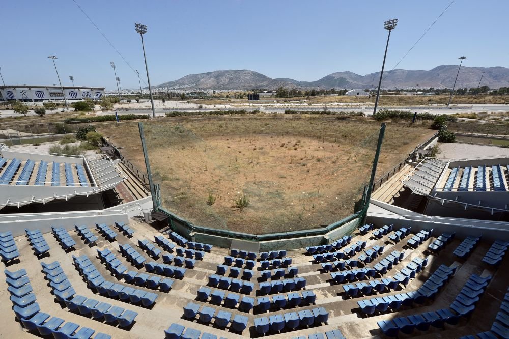 FOTO INCREDIBIL! Ruinele moderne din Grecia! Cum arata arenele de 9 MILIARDE, parasite la 10 ani dupa Jocurile Olimpice!_8