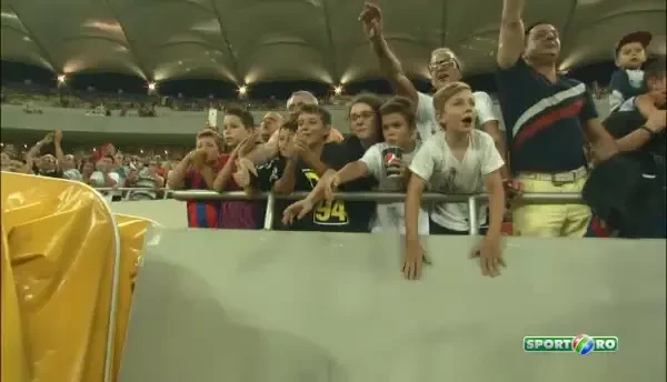 Asta nu s-a vazut la TV! CEL mai emotionant moment pe care l-ai vazut in 2014 pe stadion, in Romania! Ce a facut Arlauskis