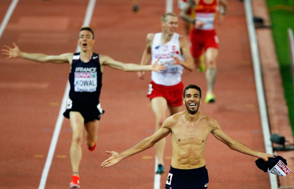Imaginea anului la Europenele de Atletism! Primul sportiv caruia i s-a retras metalia de AUR pentru ca s-a bucurat prea devreme_2
