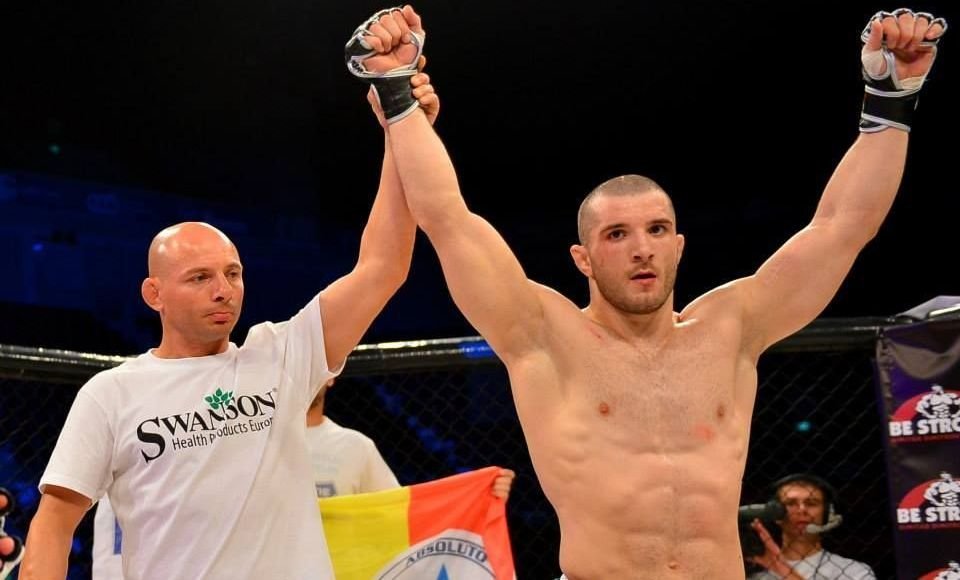 10 intrebari cu Ion Pascu | Cel mai bun luptator de MMA din Romania e la un meci distanta de UFC! VIDEO Vezi ultimul sau meci