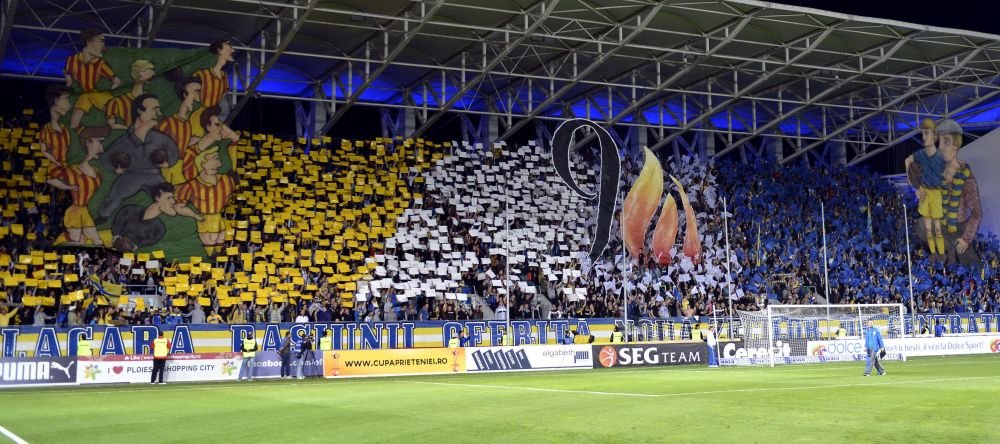 Amenzi de zeci de mii si stadioane inchise: Rapid - Astra si Petrolul - CFR se joaca fara spectatori! Decizii dure luate astazi:
