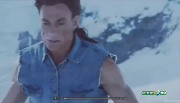 VIDEO Van Damme UIMESTE din nou! O noua reclama EPICA, filmata in muntii din Romania! Ce nebunie face de data asta