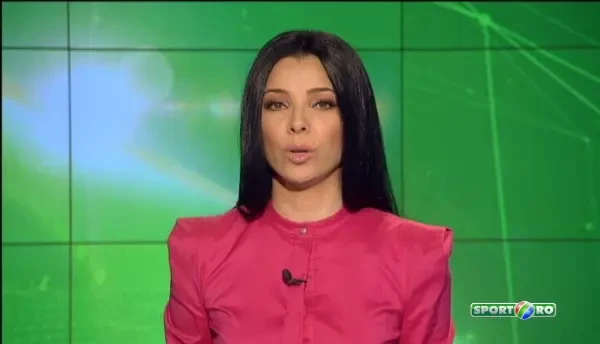 Francezii vor sa-i vrajeasca pe cei de la Astra cu ea! Aparitia SEXY cu care vine Lyon in Romania! VIDEO