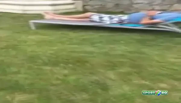 VIDEO Copiii i-au facut Ice Bucket Challenge lui Jeremy Clarkson! Reactia prezentatorului Top Gear e de milioane!