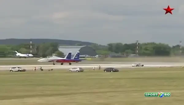 VIDEO Liniuta intre un Lamborghini Huracan si un avion de vanatoare rusesc! Cine a castigat: