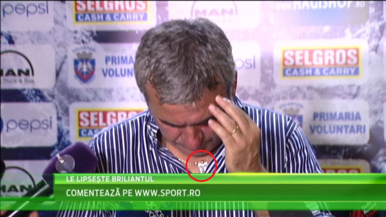Medalionul norocos al lui Hagi! Ce imagine poarta Regele tot timpul la gat. FOTO_1