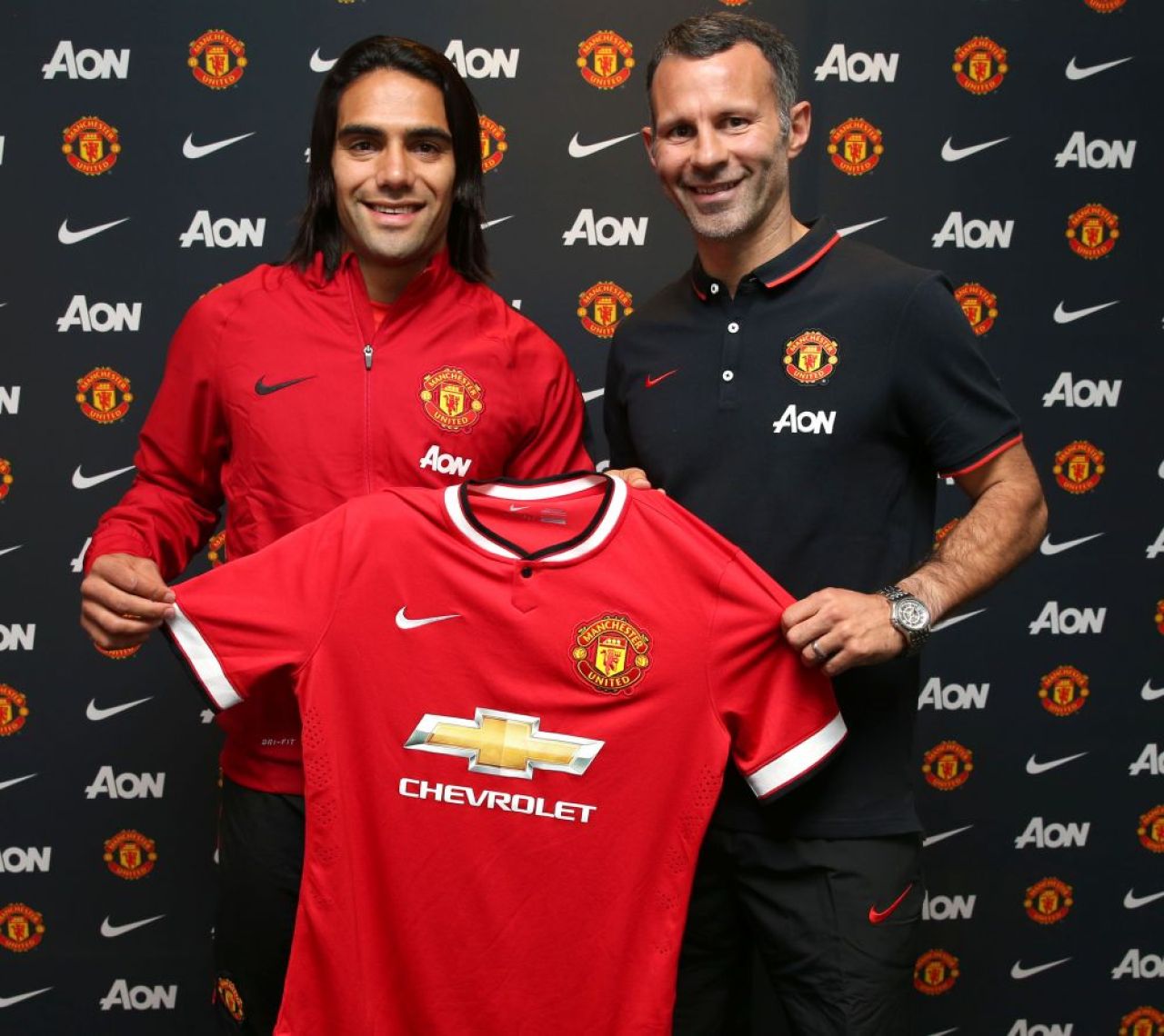 Primele imagini cu Falcao la Manchester United, dupa mutarea care sparge RECORDUL de transferuri! Starul care DISPARE din echipa_2