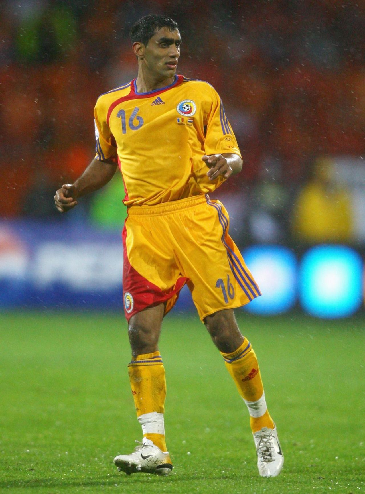 15 jucatori importanti ramasi LIBERI in aceasta vara: Ronaldinho si Valdes inca nu au echipe! Ce romani de nationala sunt pe lista_12
