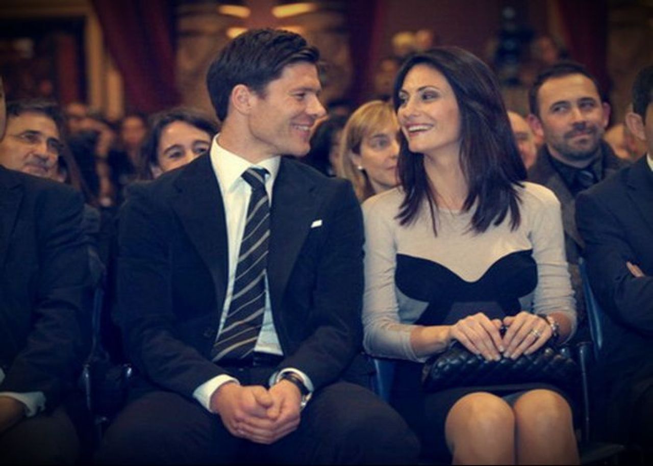 Motivul pentru care Xabi Alonso a plecat de la Real: obligat de sotie, dupa ce a inselat-o cu o cantareata din Madrid!_1