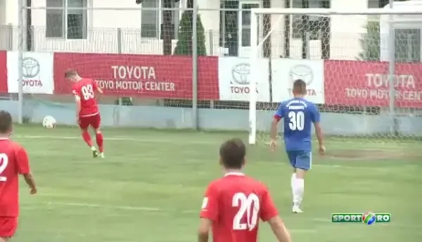 GOLURI DE MONDIAL la Dinamo! Lazar a marcat cu CALCAIUL, Barboianu a inscris SENZATIONAL