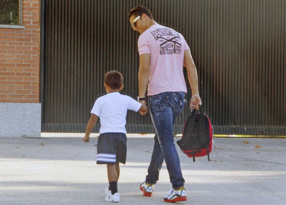 FOTO: Ce face Cristiano Ronaldo cand nu este la antrenamentele Realului sau pe teren! Pozele superbe facute astazi_2