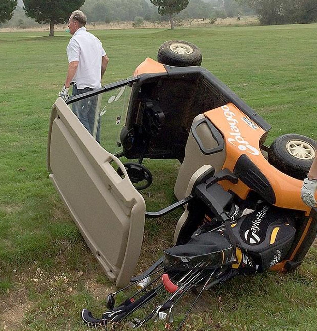 Gazza e din nou la pamant: s-a rasturnat cu masinuta de golf! Anuntul teribil facut de un martor!