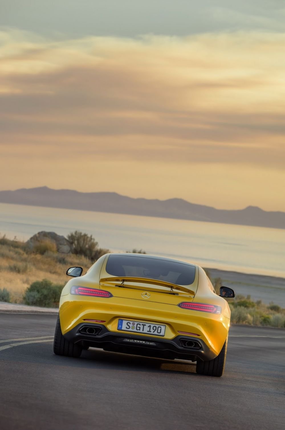 BIJUTERIA lansata de Mercedes: AMG-GT, racheta cu 500 de cai care depaseste 300 km/h! FOTO & VIDEO_24