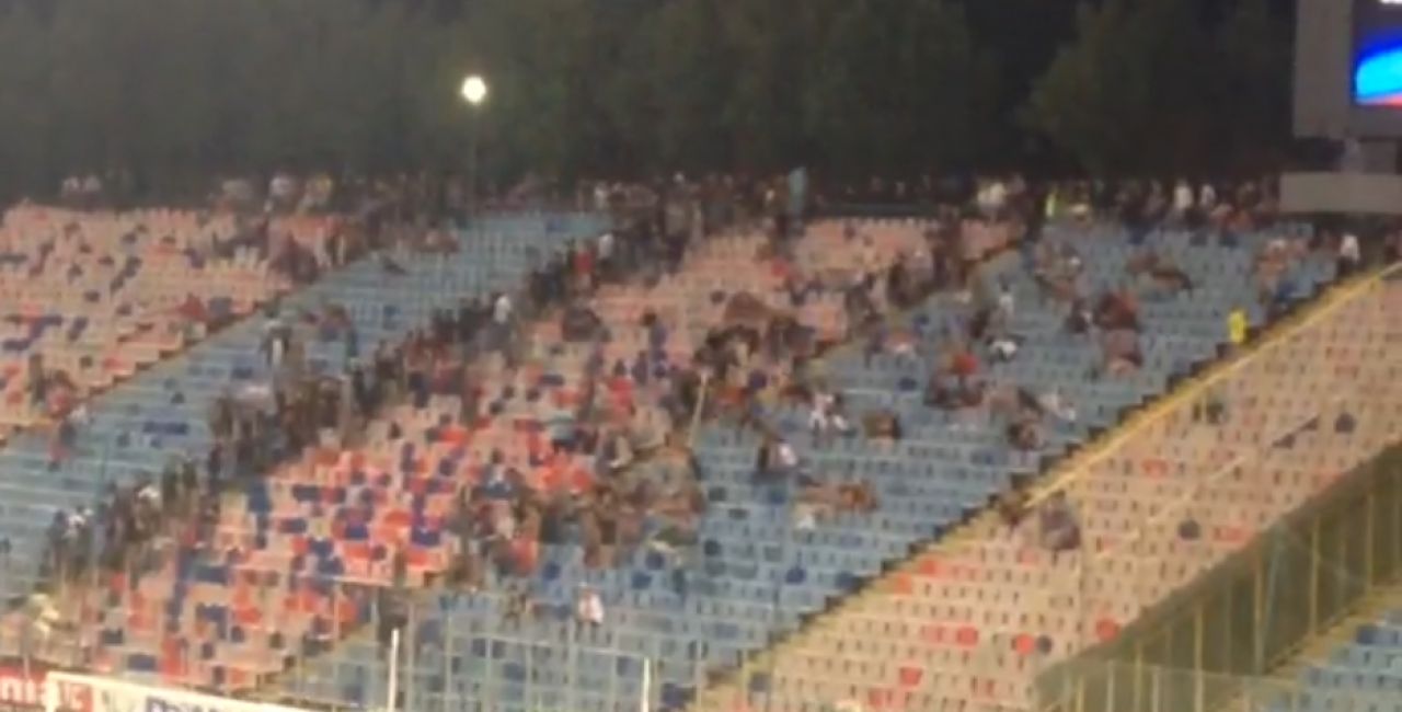 Stelistii, cu gandul la Moti si dezastrul de la Sofia: Sudul a parasit tribuna dupa golul lui Keseru! Cum a protestat Peluza Nord_3