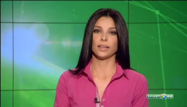 Halep a stat la coada ca sa-i faca galerie Romaniei la meciul de Cupa Davis! A facut senzatie dupa ce a venit in pantaloni scurti