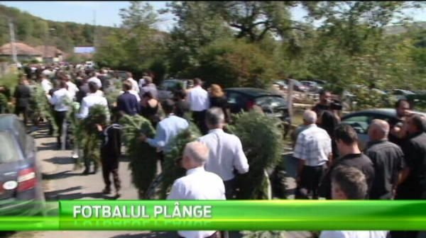 Peste 1000 de oameni la inmormantarea lui Zanc! Prodan si Dobos, sfasiati de durere. VIDEO