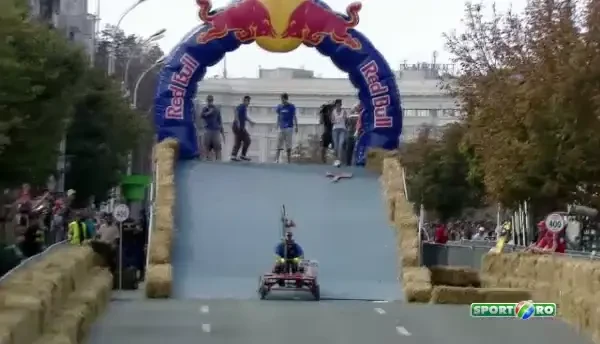 Asta e cea mai mare nebunie vazuta vreodata in Romania! Mori de ras: cele mai tari momente de la Red Bull Soapbox VIDEO
