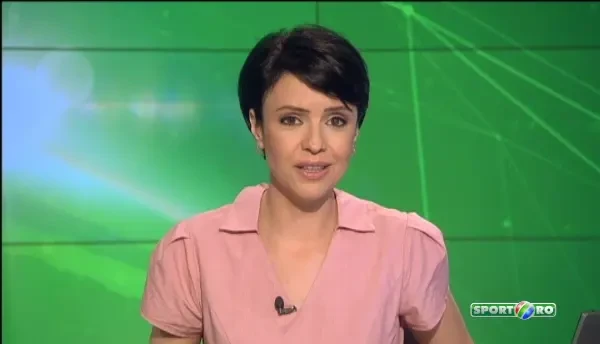 Fermierul si-a transformat tractorul intr-o bestie! Acesta prinde 150km/h si poate face si drifturi! VIDEO