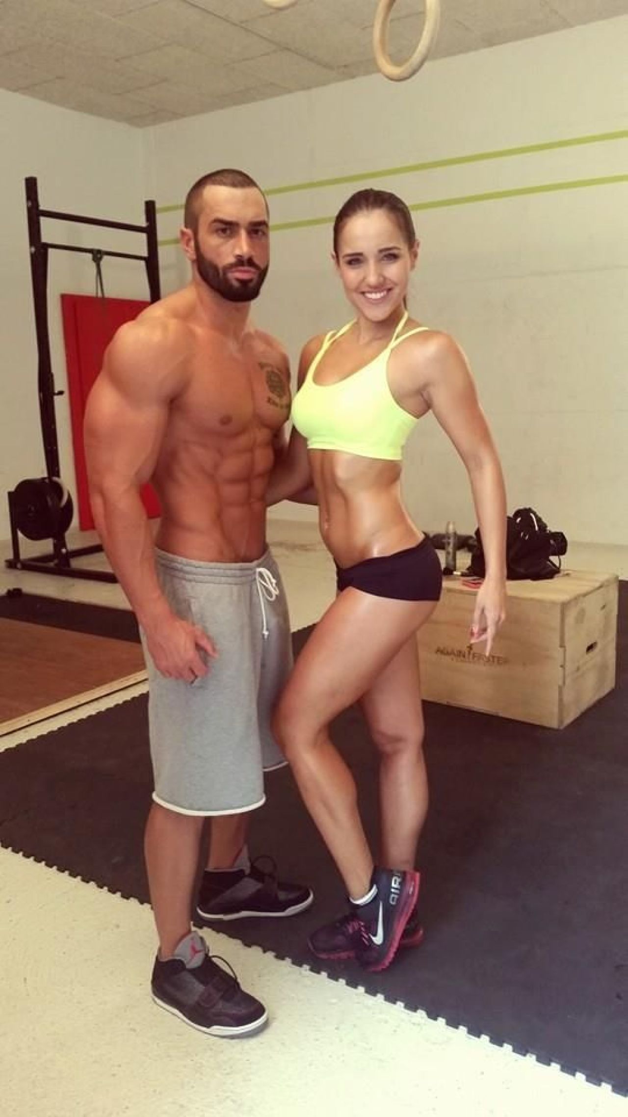 Lazar Angelov si-a gasit in sfarsit PERECHEA! Culturistul spartan s-a afisat alaturi de o bomba sexy: FOTO_3