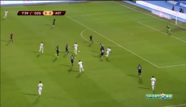 Sutul lui Budescu - min. 8