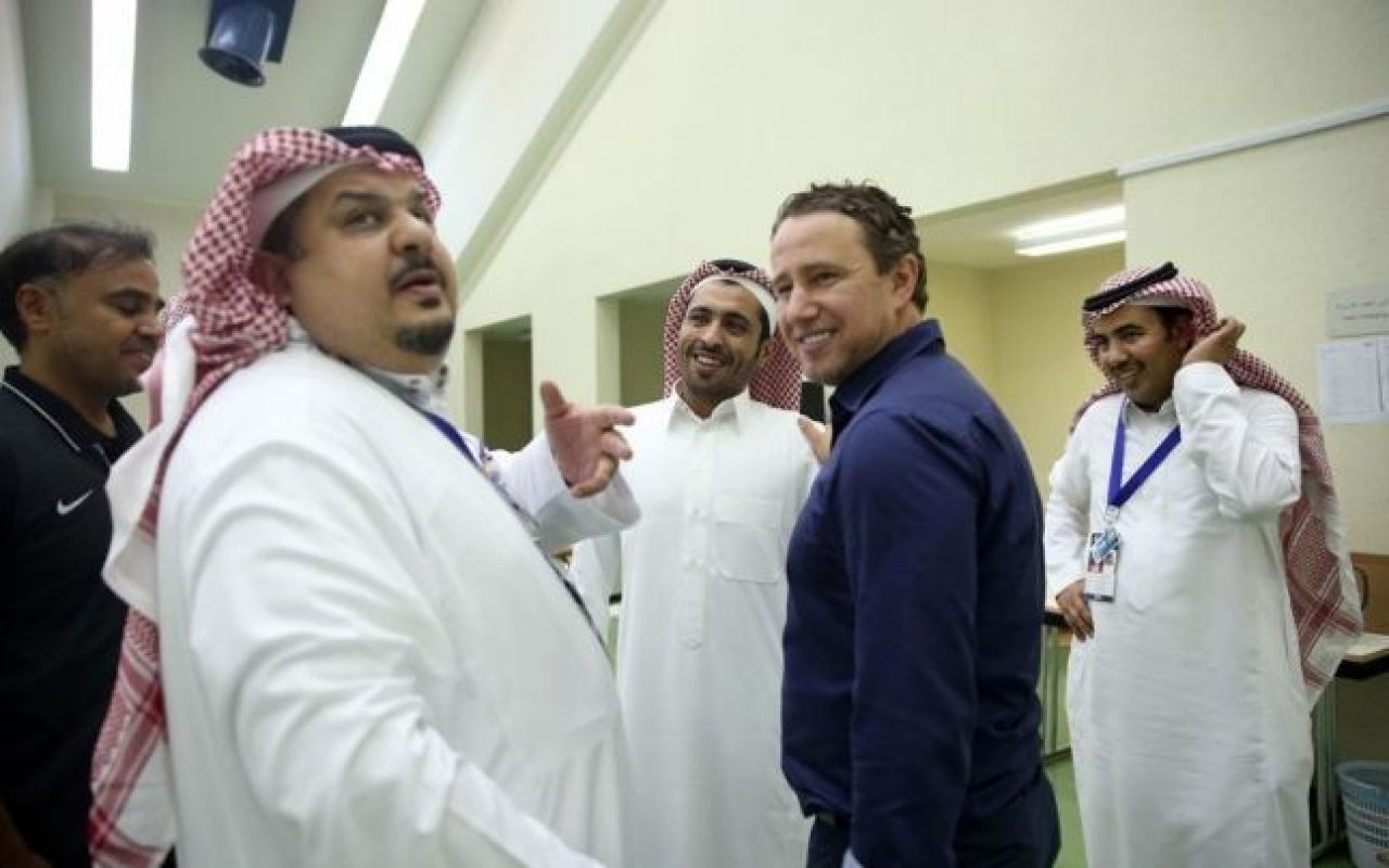 Cum arata numarul masinii pe care o conduce Reghe in Arabia Saudita! L-a costat mai mult decat masina!_1