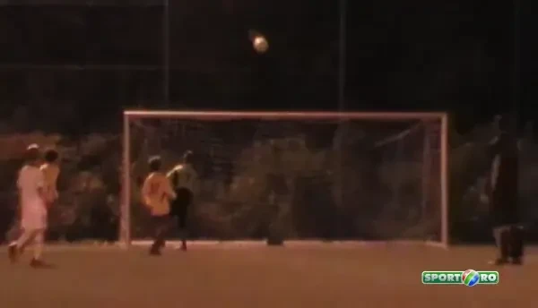 AS Roma a luat un PUSTI de doar 9 ani! Ce stie sa faca in teren acest copil! VIDEO