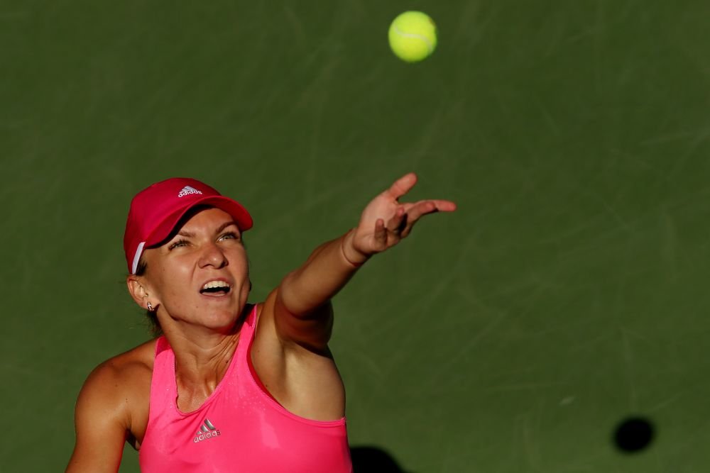 Simona Halep spera sa ramana pe locul 2, Sharapova ii ameninta pozitia! Revenire incredibila de la 0-1 la seturi