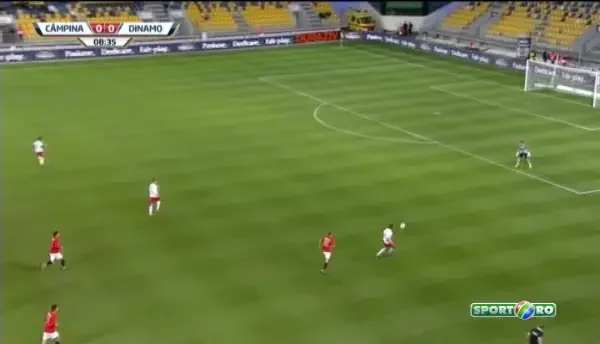 Dinamo putea s-o pateasca GRAV! Samoila a gresit incredibil, Fortula a cerut penalty si eliminare! Vezi faza