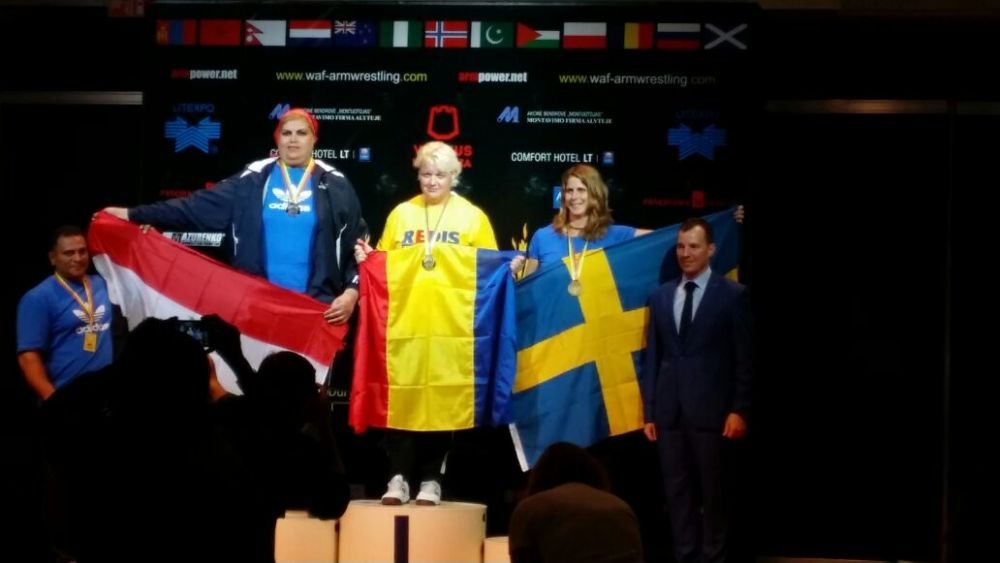 O romanca, intre cele mai puternice femei din lume! Mirela Parjol, campioana mondiala la skandenberg, la Vilnius: FOTO_9