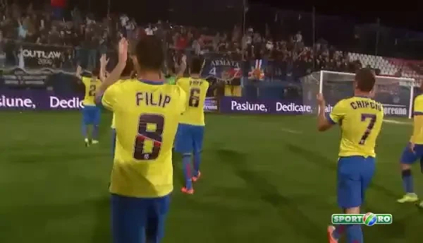 Dupa meciul cu Berceni, TOATA echipa s-a dus la galerie! Rapa a cantat din tot sufletul :) VIDEO