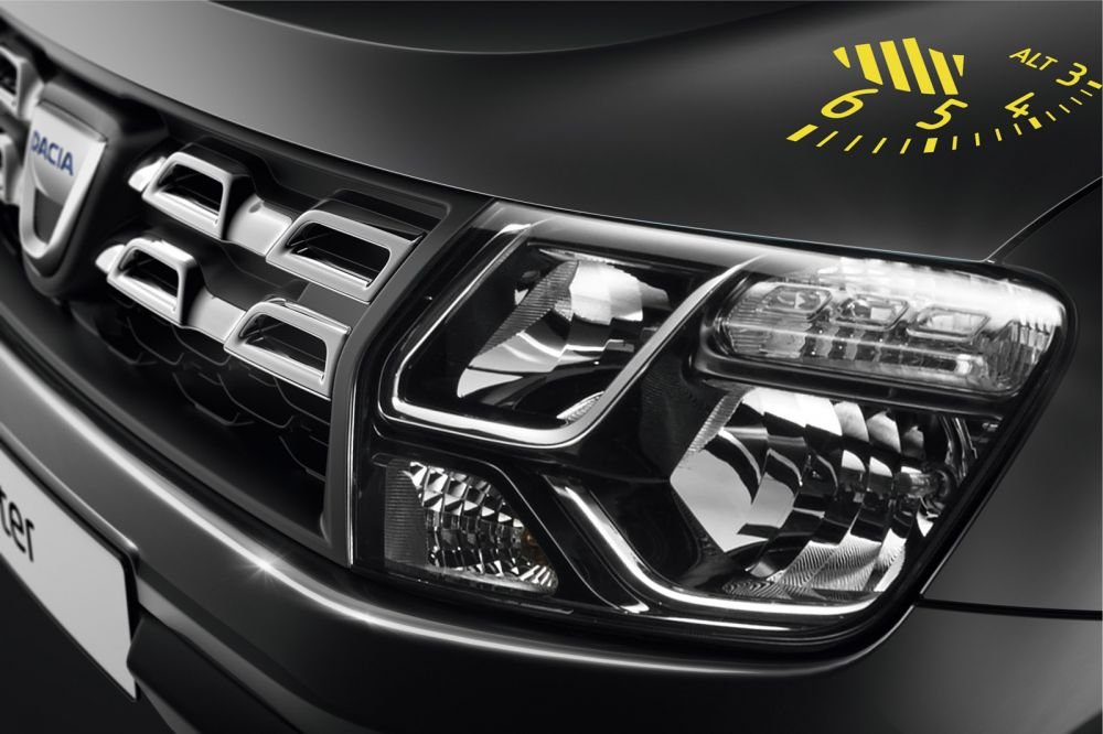 FOTO Dacia lanseaza doua modele noi. Editii speciale pentru Duster si Sandero, prezentate in premiera la Paris!_3