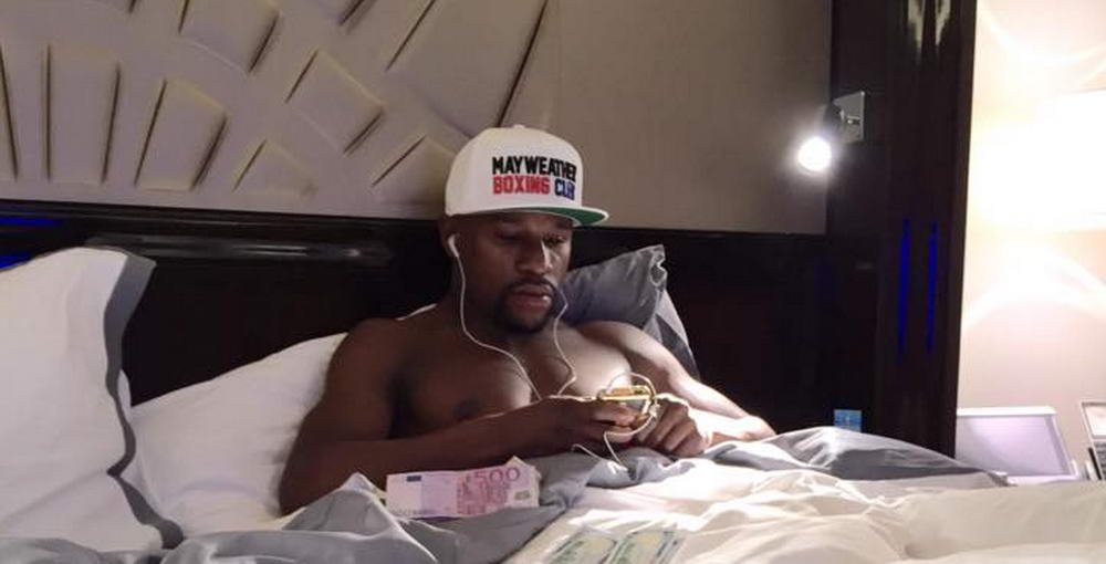 VIDEO O noua aroganta marca Money Mayweather! Cu ce se inveleste in pat cel mai bogat boxer din lume!&nbsp;