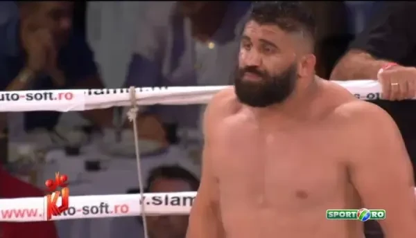 Un turc cat DULAPUL, facut KO cu o serie fantastica de lovituri! VIDEO | Unul dintre cele mai tari knockout-uri de la Amsterdam