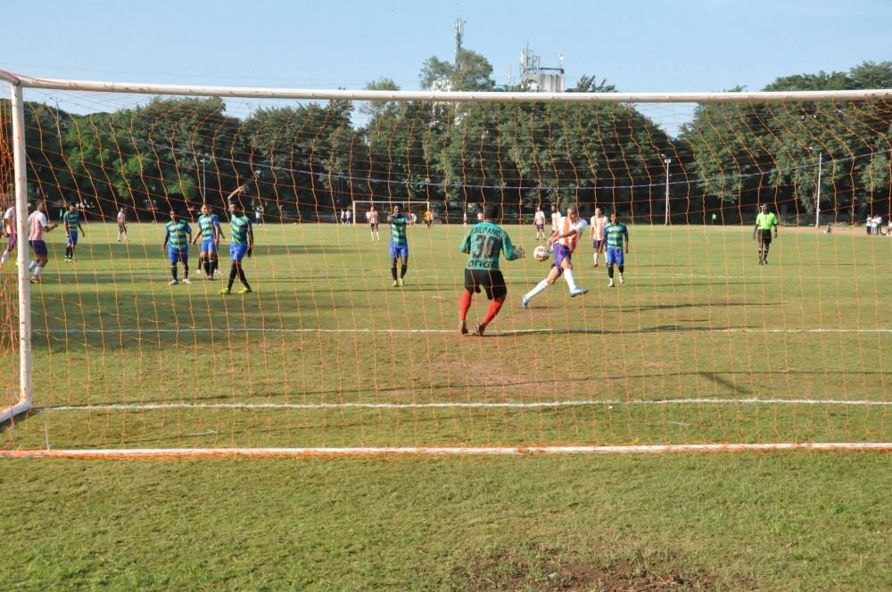 SENZATIONAL! Oare stia cand a ales sa mearga in India? Cum arata locul in care va juca Mutu fotbal! VIDEO_9