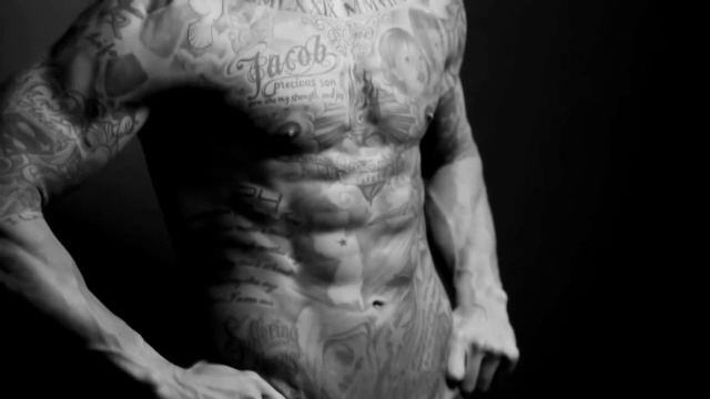 Cum arata sportivul cu cel mai LUCRAT abdomen din lume. Bate legenda de 3000 de abdomene pe zi a lui Cristiano Ronaldo