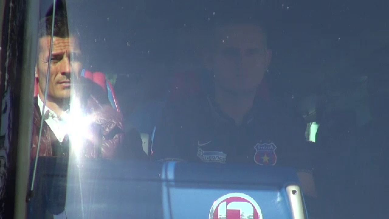 Galca nu a riscat sa provoace un SCANDAL la Steaua! Imaginile nevazute la TV. Cine a coborat din autocar. FOTO _4