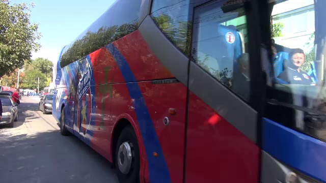Galca nu a riscat sa provoace un SCANDAL la Steaua! Imaginile nevazute la TV. Cine a coborat din autocar. FOTO _5