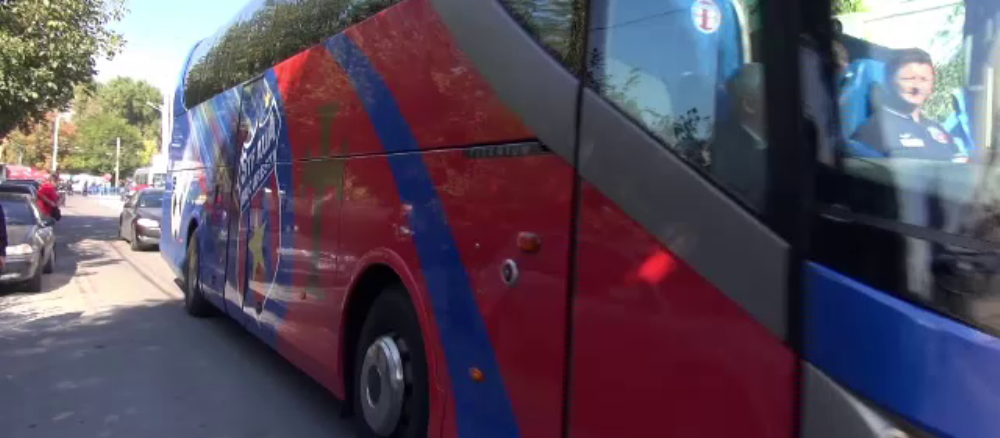 Galca nu a riscat sa provoace un SCANDAL la Steaua! Imaginile nevazute la TV. Cine a coborat din autocar. FOTO _7