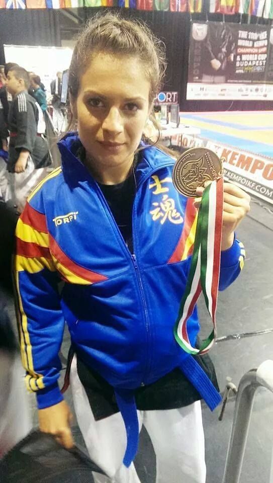 Intoarce capetele barbatilor in 3 secunde. La PROPRIU! Campioana care i-a batut rau pe unguri la ei acasa! Mesaj pentru nationala:_1