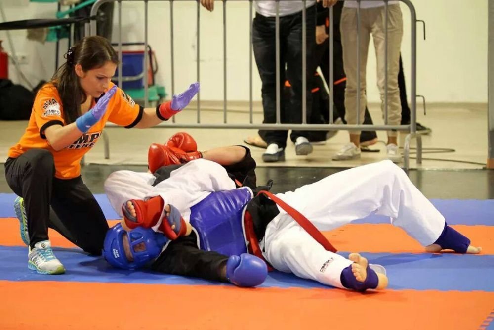 Intoarce capetele barbatilor in 3 secunde. La PROPRIU! Campioana care i-a batut rau pe unguri la ei acasa! Mesaj pentru nationala:_10