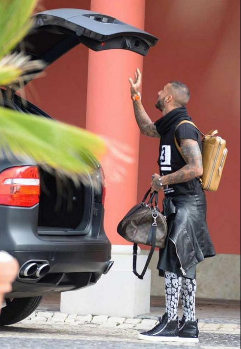 Toti au inceput sa rada cand l-au vazut! Cum a aparut imbracat Ricardo Quaresma la nationala. FOTO_3