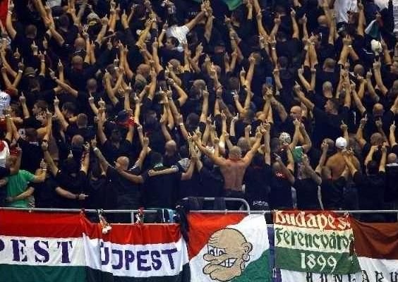 Maghiarii au facut pregatiri SPECIALE pentru cutremurul de la Bucuresti: Imbracati-va asa, n-o sa ne vada cand aprindem tortele