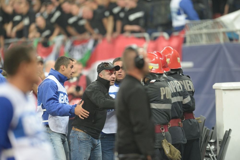 Imagini SOCANTE pe National Arena! Suporteri umpluti de sange de fortele de ordine! Peluza I, evacuata! FOTO