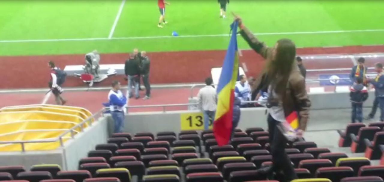 Rafael, ultras rebel :) Scene de la VIP: omul care canta imnul s-a suit pe scaune si le-a aratat semne obscene maghiarilor! FOTO_3