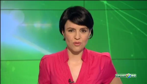 Rafael, ultras rebel :) Scene de la VIP: omul care canta imnul s-a suit pe scaune si le-a aratat semne obscene maghiarilor! FOTO