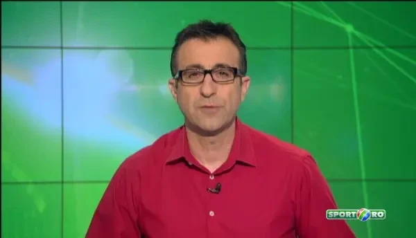 Cel mai precis parasutist din lume! A aterizat la petrecerea de ziua sa pe un zgarie nori, fix in piscina :) VIDEO