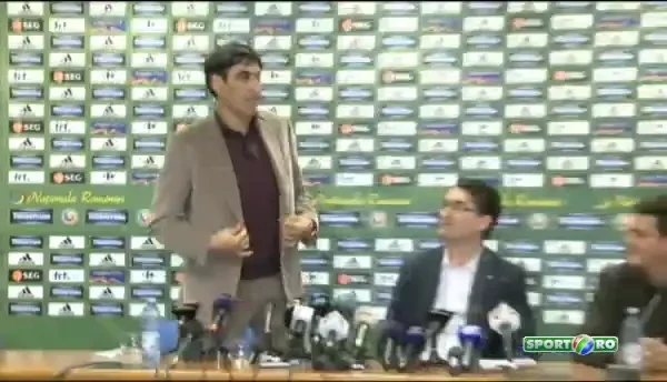 Piturca a plecat din conferinta de presa dupa ce a vorbit cateva minute despre plecare!